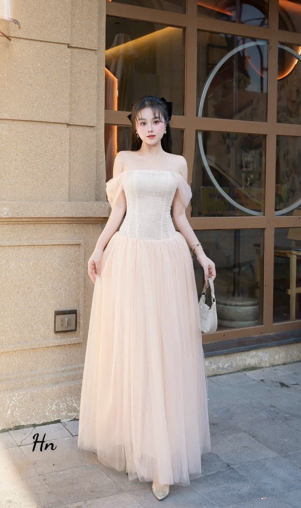 ชุดราตรียาว ปาดไหล่ สีครีม สีน้ำตาล สีขาว Bran เวียดนามแท้ รูปที่ 1
