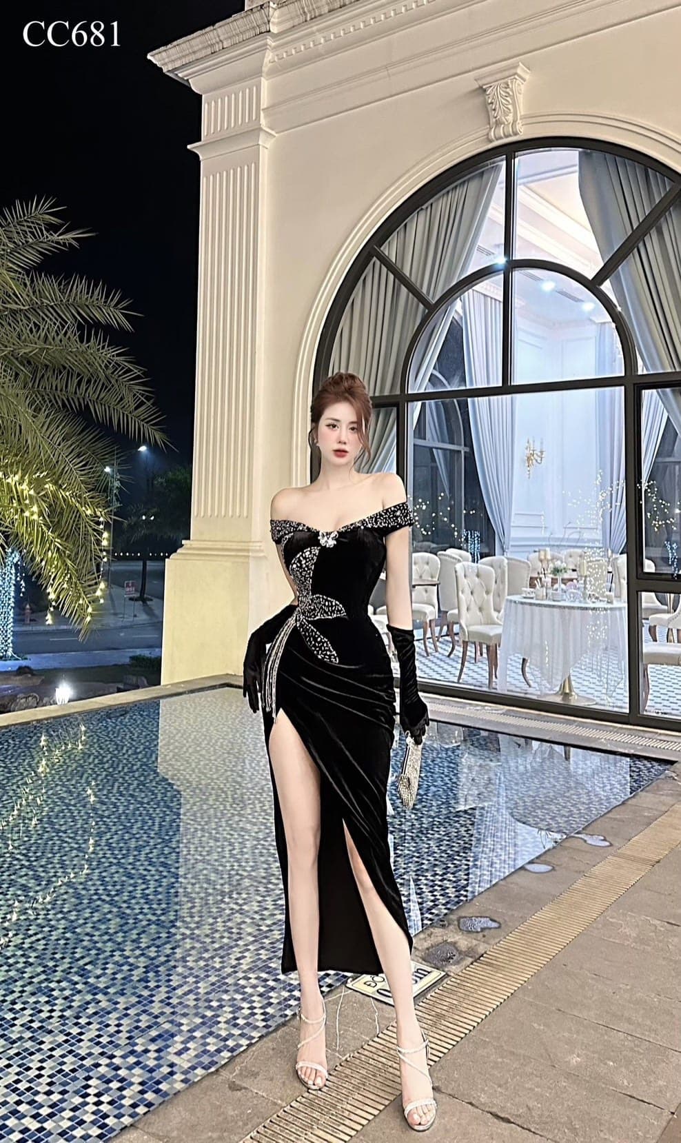 ชุดเดรส ปาดไหล่ แต่งเพชร สีดำ รูปที่ 1