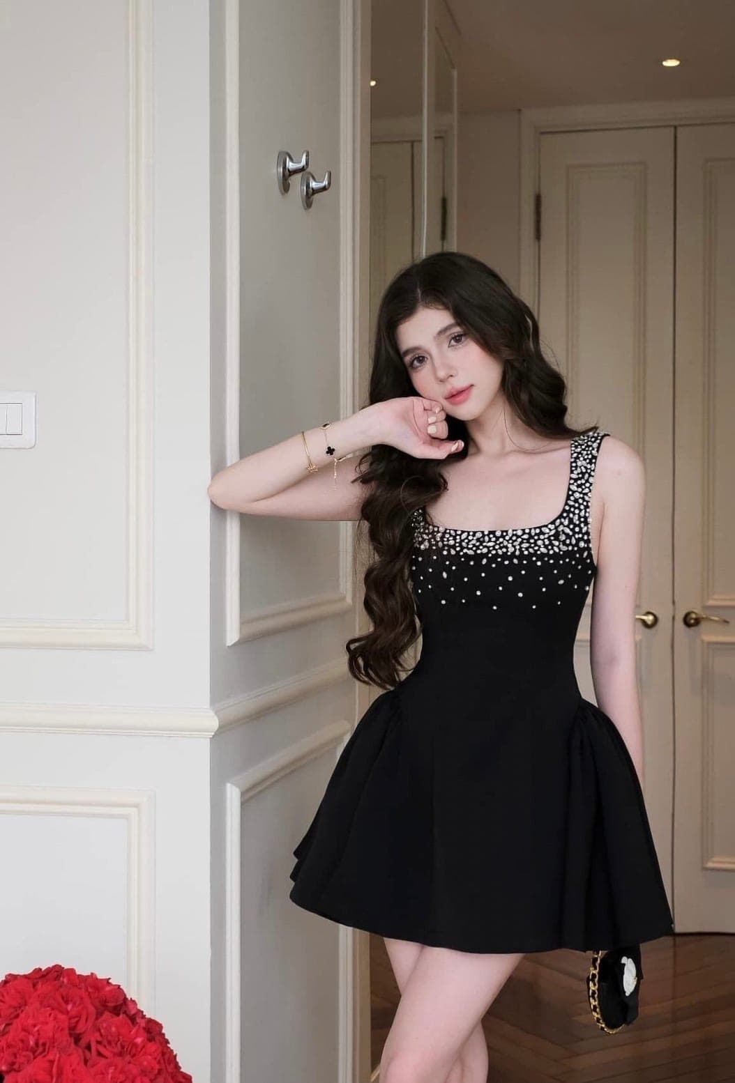 ชุดเดรส แต่งเพชร สีดำ รูปที่ 1