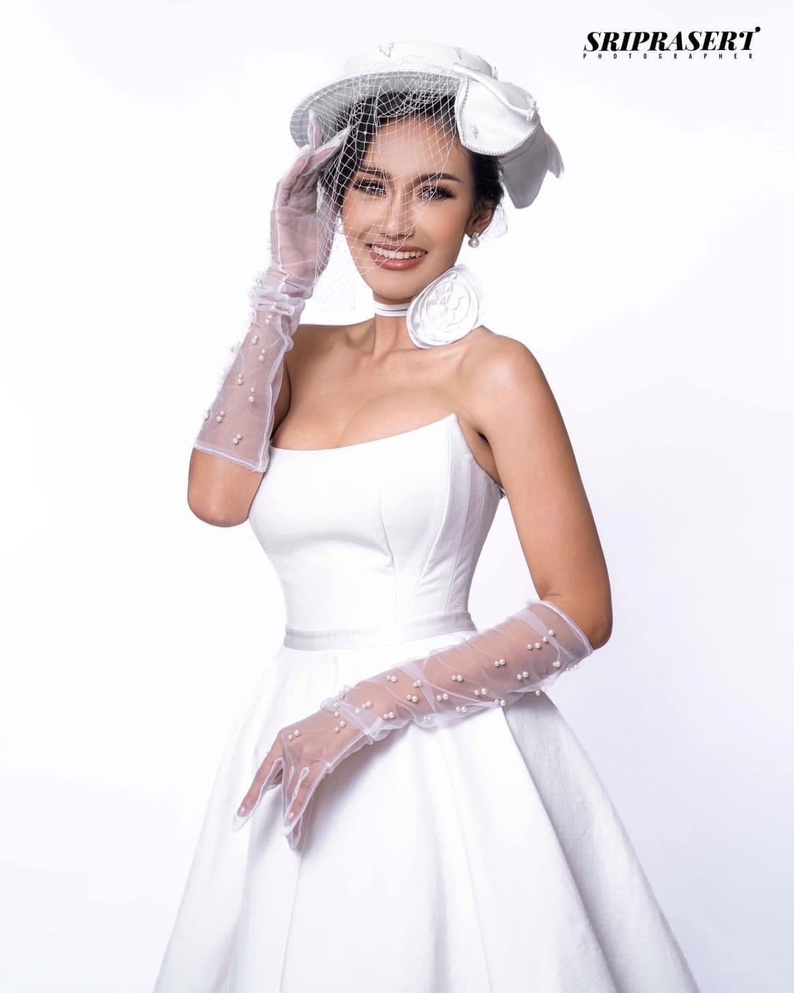 หมวก สีขาว
