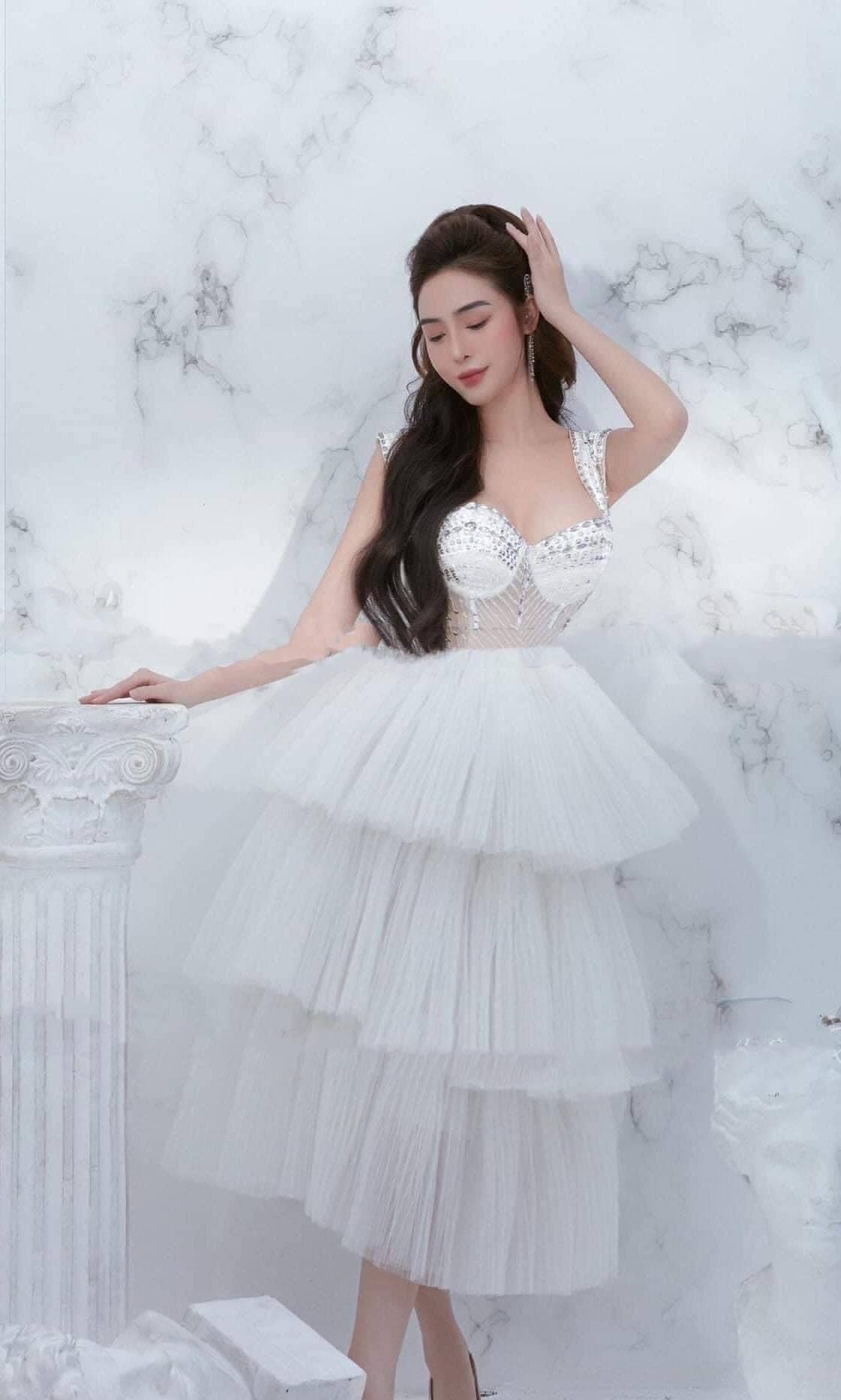 ชุดแต่งงาน ชุดเจ้าสาว ฟูฟ่อง สีขาว รูปที่ 1