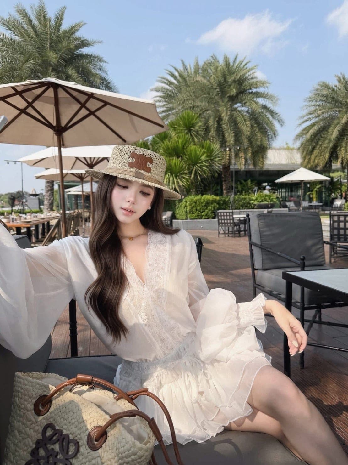 ชุดเดรส สีขาว แต่งลูกไม้ รูปที่ 1