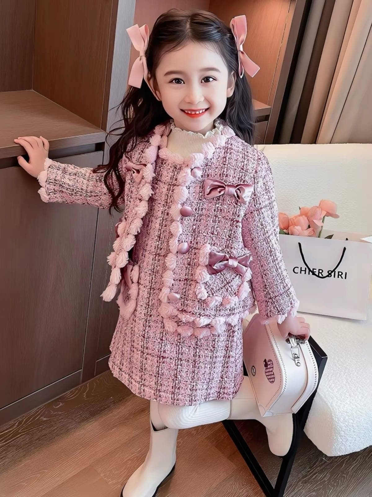 ชุดเดรส + เสื้อคลุมแขนยาว แต่งโบวื สีชมพู รูปที่ 1