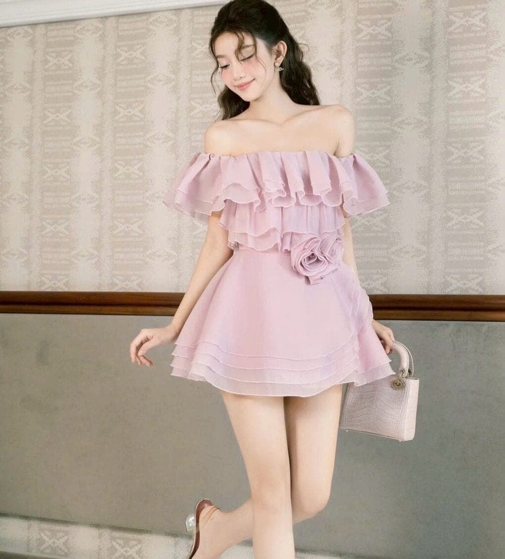 ชุดเดรส ปาดไหล่ แต่งดอก สีม่วง รูปที่ 1