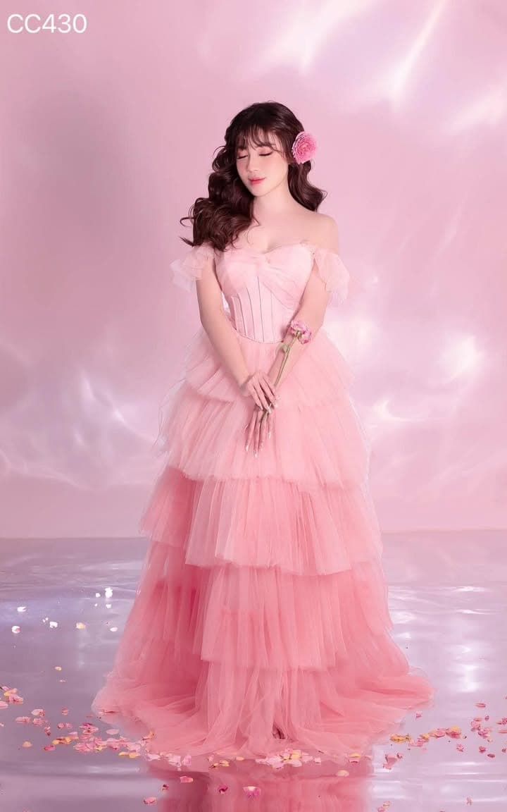 ชุดเดรส ทูโทน สีชมพู ฟูฟ่อง รูปที่ 1