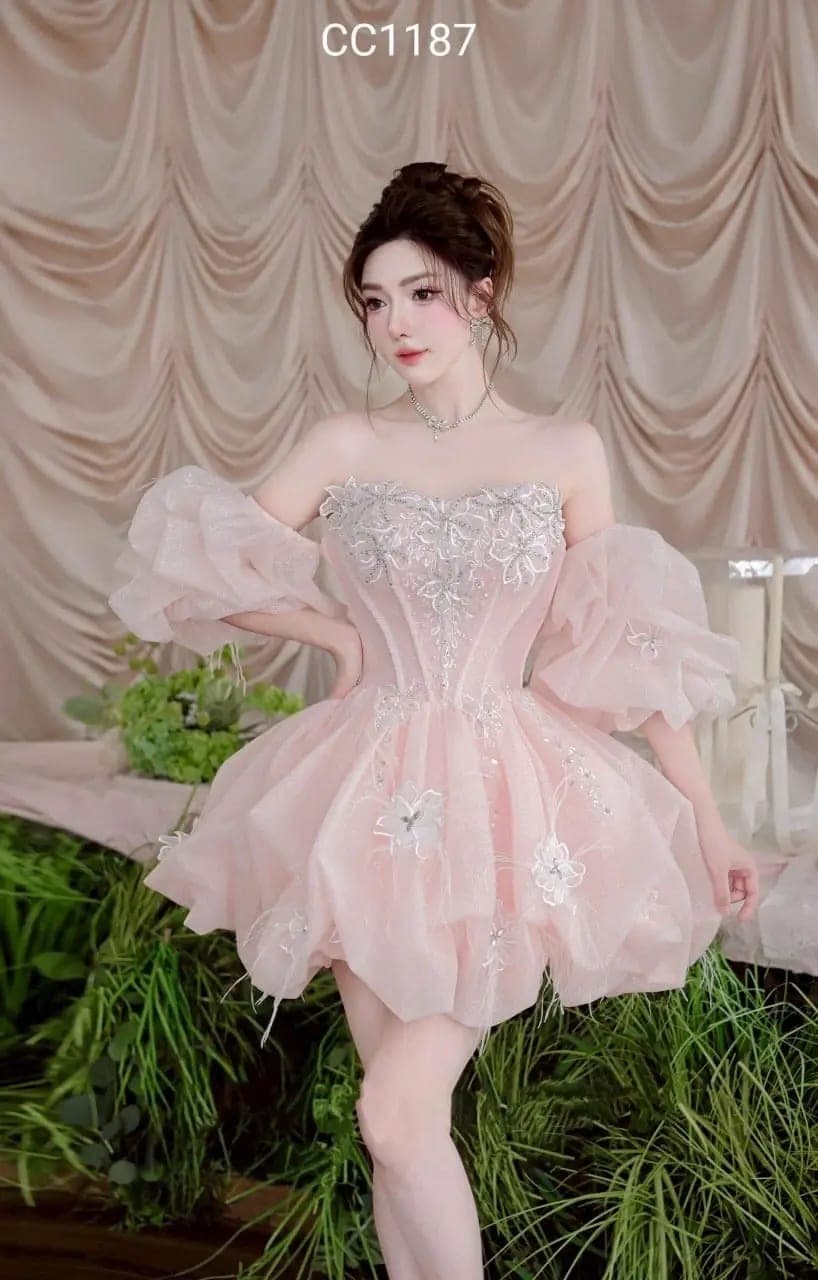 ชุดเดรส แต่งกลิตเตอร์ แต่งดอก สีชมพู สีขาว