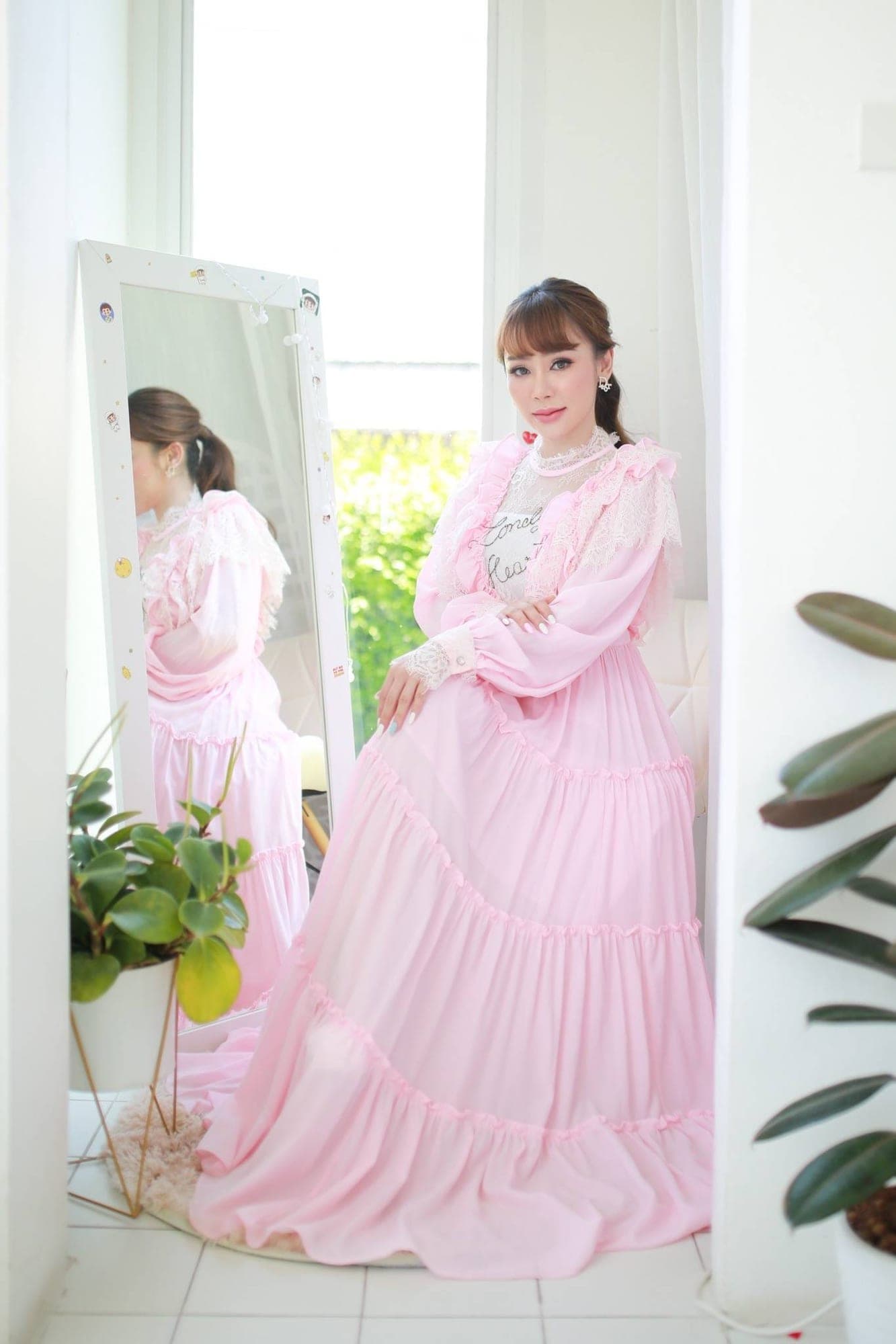 ชุดเดรส แขนยาว สีชมพู