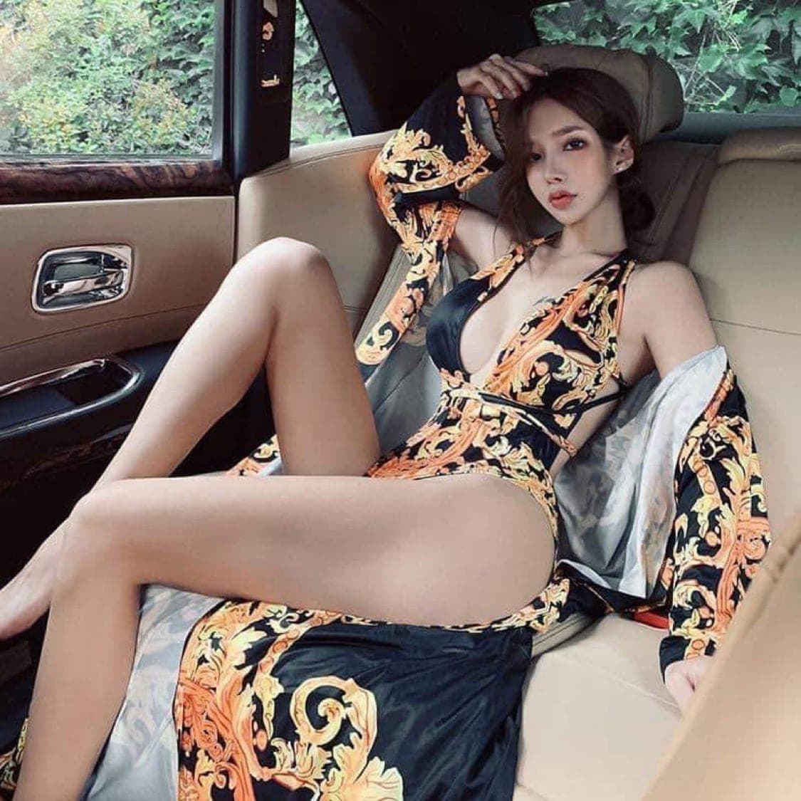 ชุดว่ายน้ำ
