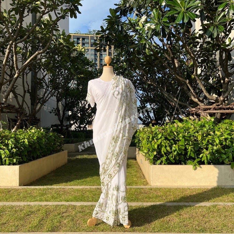 ชุดส่าหรี สีขาว