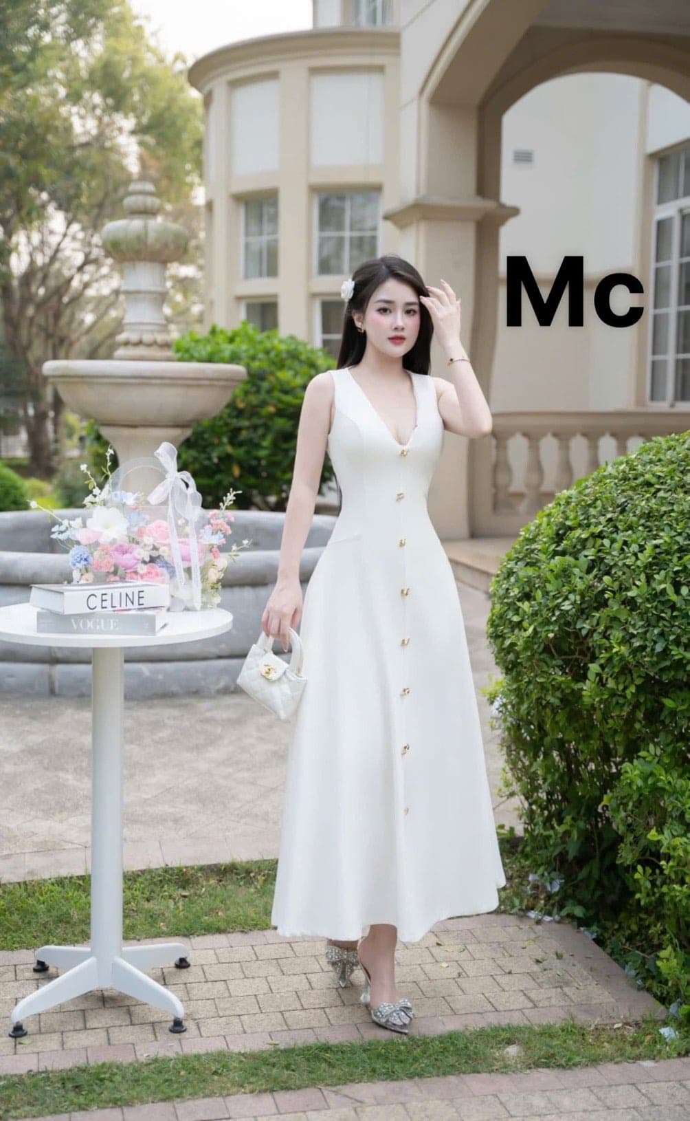 ชุดราตรียาว แต่งเพชร สีขาว สีชมพู เวียดนามแท้ รูปที่ 1