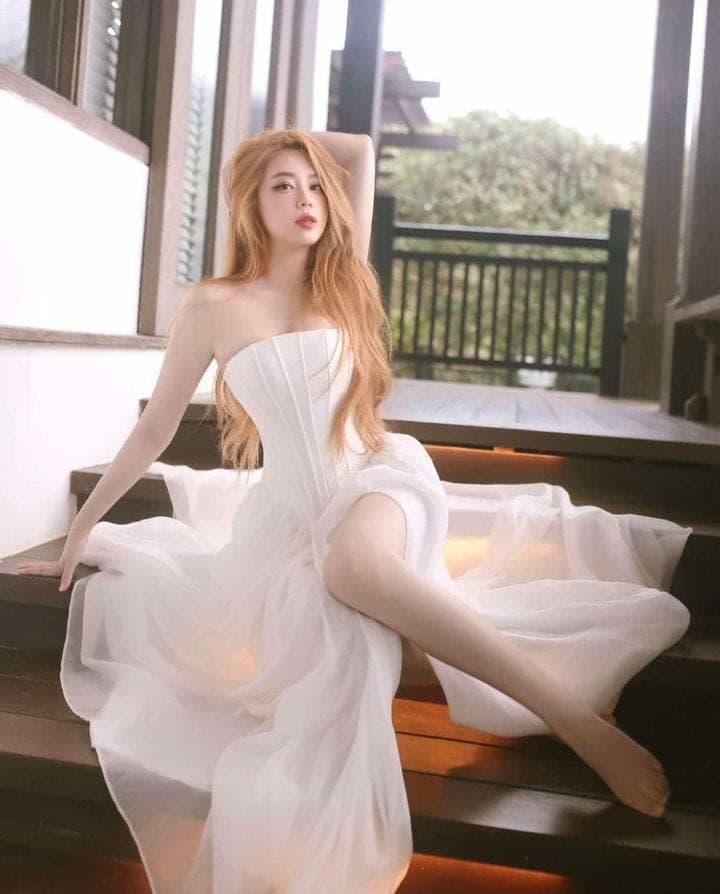 ชุดแต่งงาน ชุดเจ้าสาว เกาะอก สีขาว รูปที่ 1