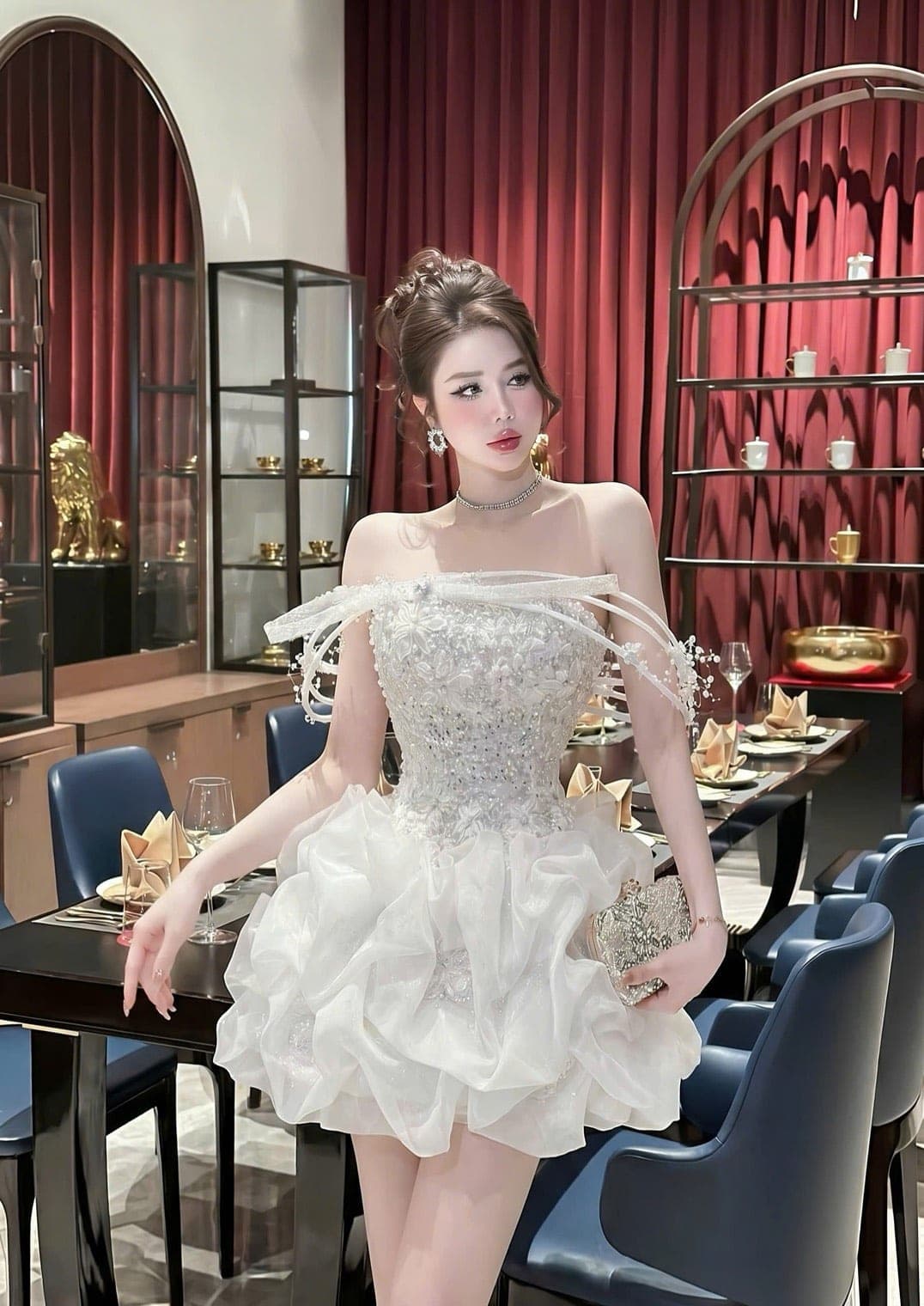 ชุดเดรส ปาดไหล่ แต่งดอก+มุก+กลิตเตอร์ สีขาว สีชมพู สีม่วง