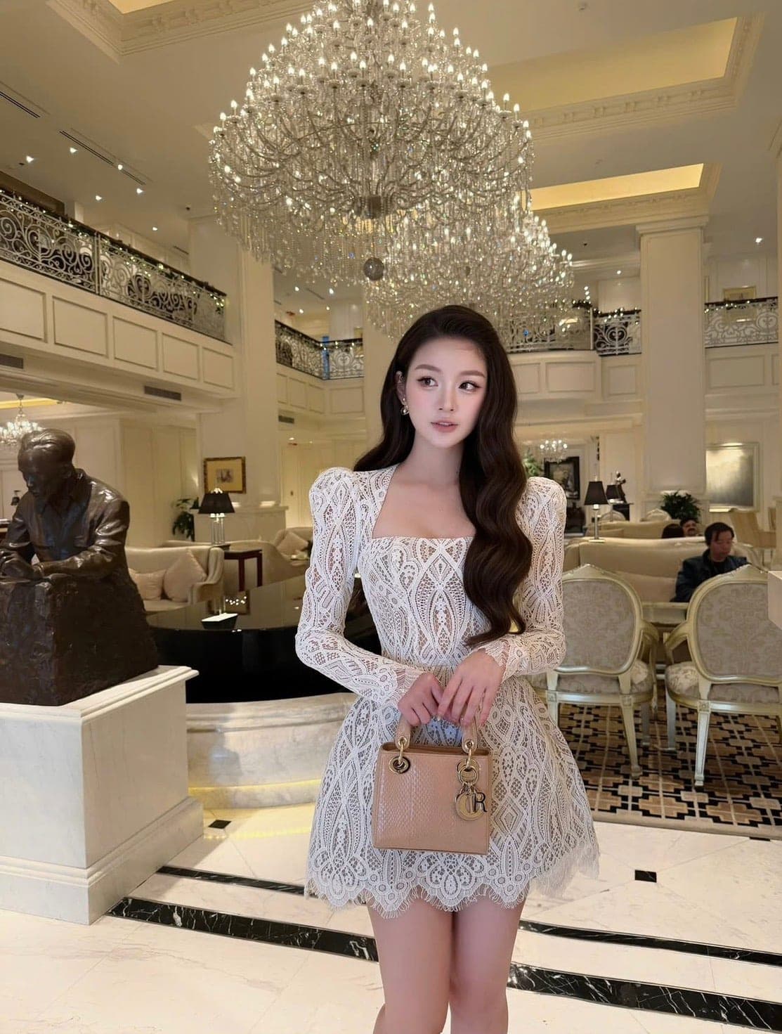 ชุดเดรส แขนยาว ลูกไม้ สีขาว รูปที่ 1