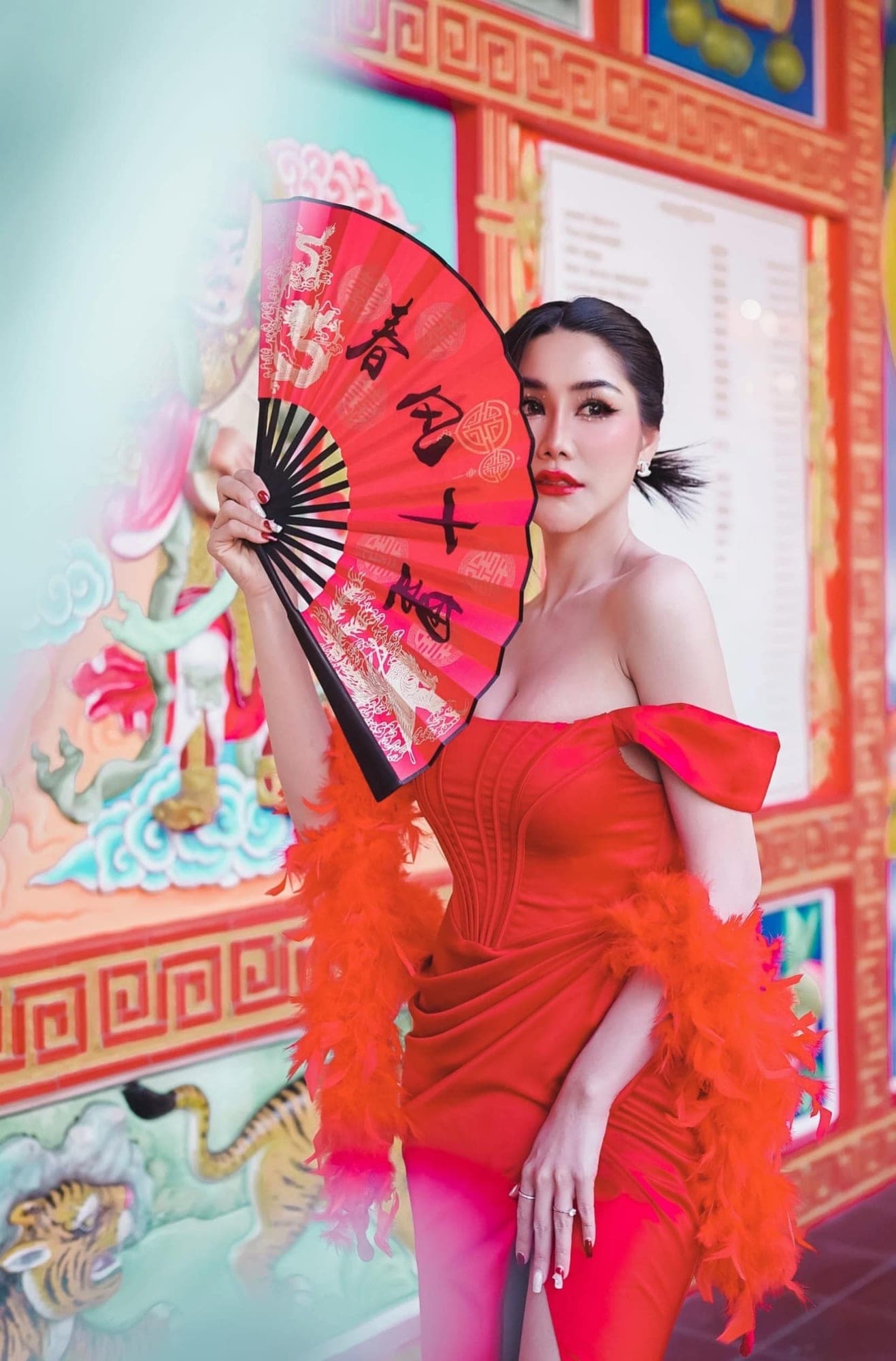 พัดจีน สีแดง รูปที่ 1