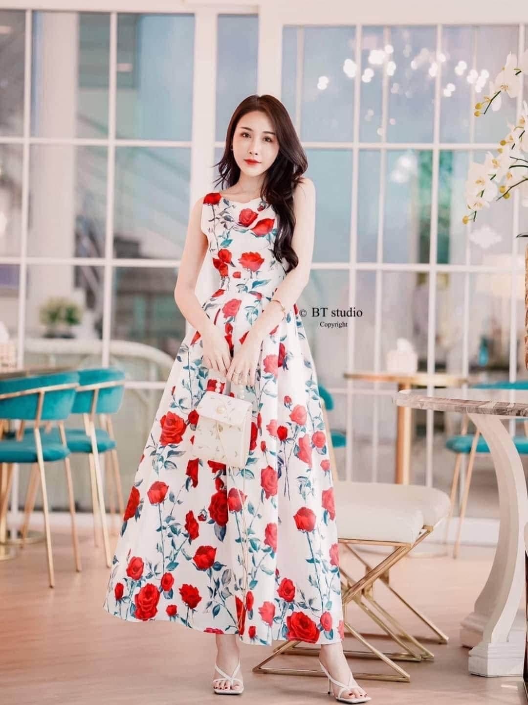 ชุดเดรส กุหลาบ สีขาว-แดง