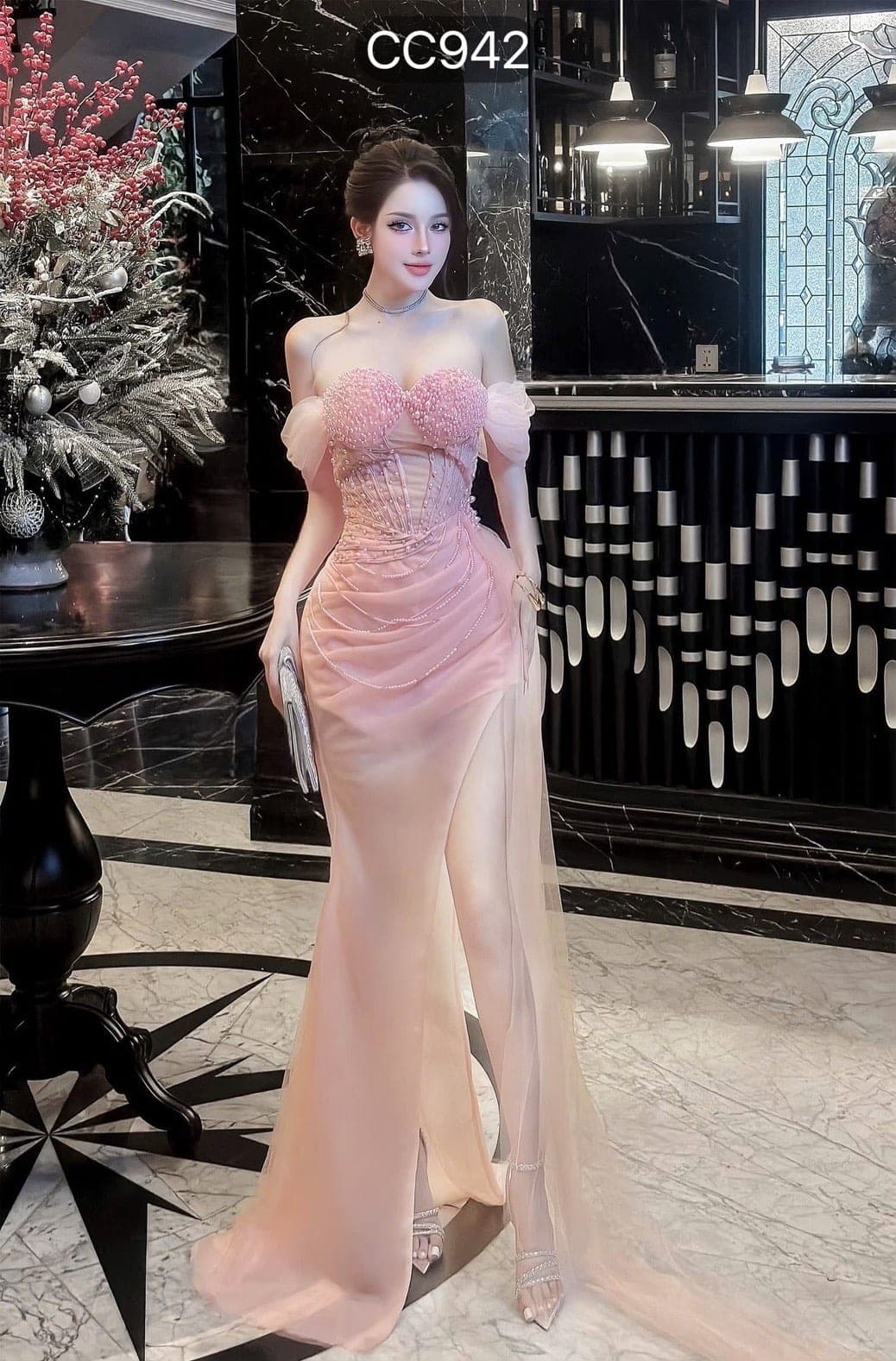 ชุดราตรี เกาะอกแต่งมุก+ถุงมือ สีชมพู รูปที่ 1