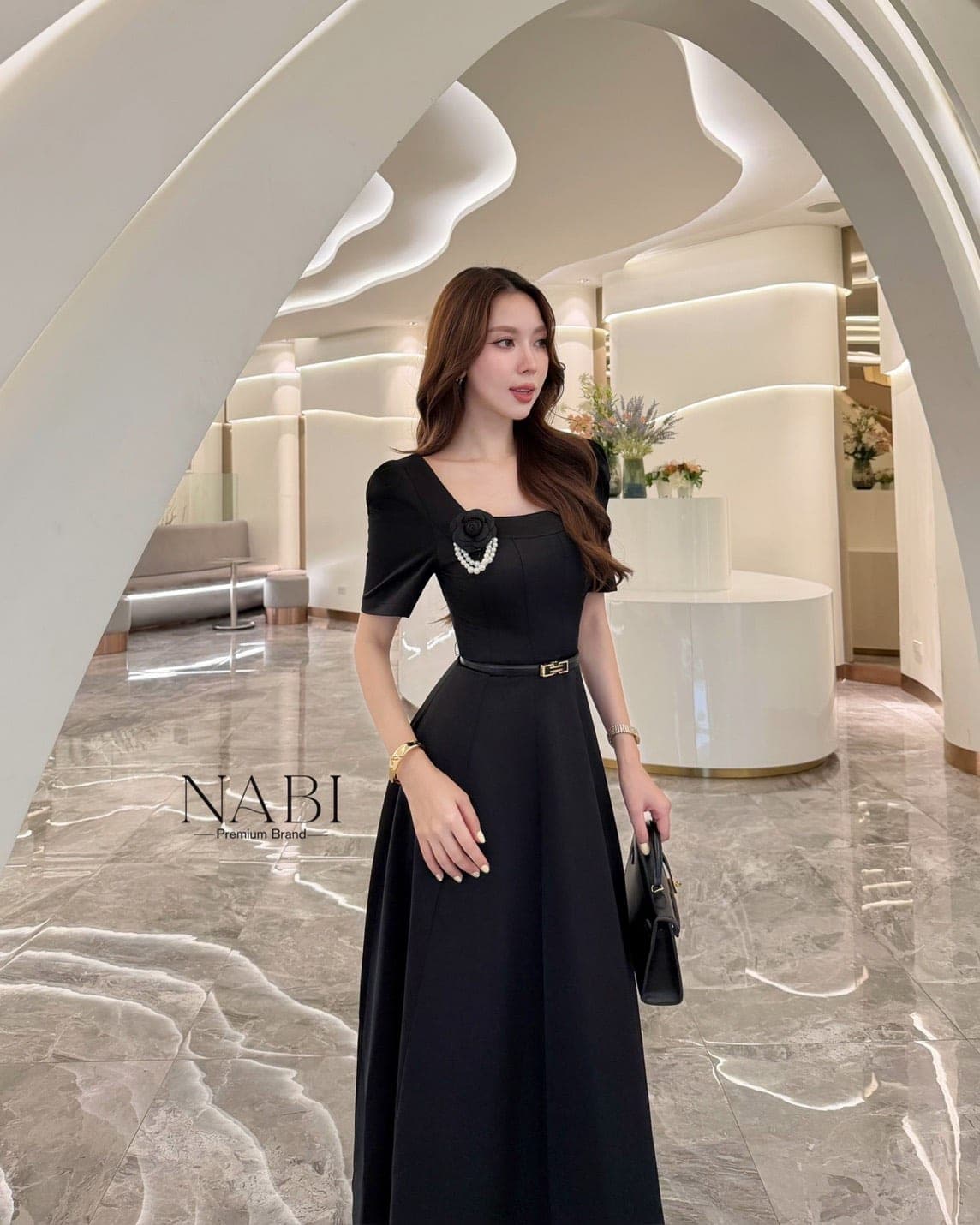 ชุดเดรส ยาว สีดำ แต่งดอกไม้ + เข็มขัด สีดำ