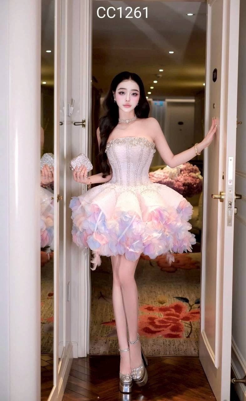 ชุดเดรส กลิตเตอร์ แต่งขนนก สีพาสเทล รูปที่ 1