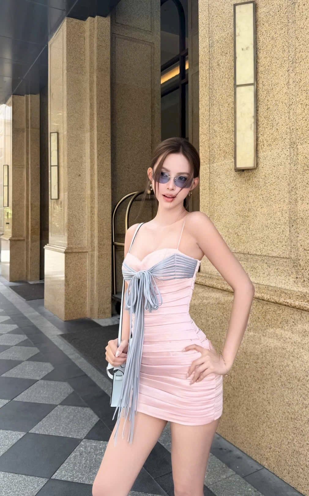 ชุดเดรส สายเดี่ยว แต่งโบว์ สีชมพู รูปที่ 1