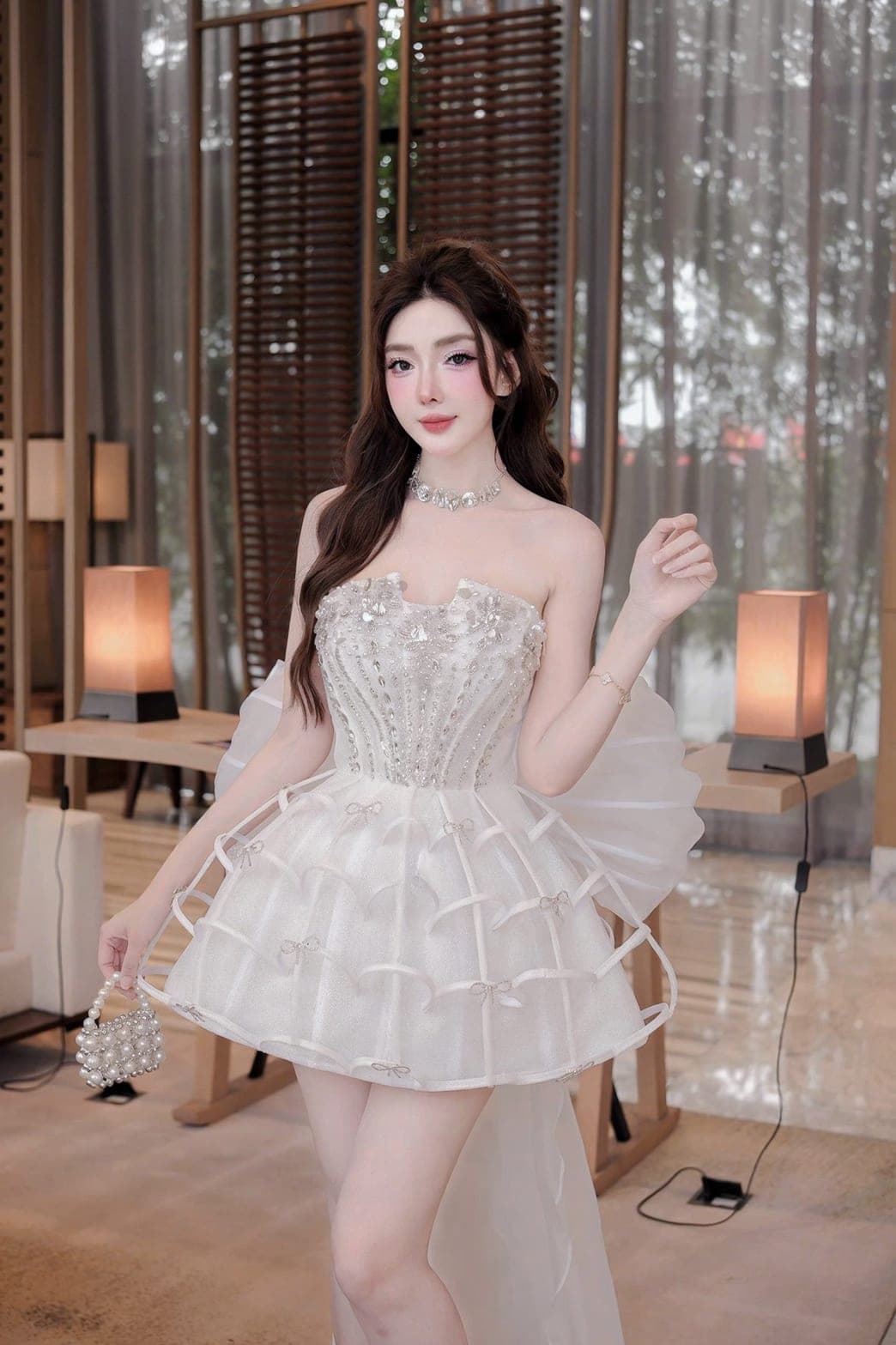 ชุดเดรส แต่งเพชร แต่งโบว์ สีขาว รูปที่ 1
