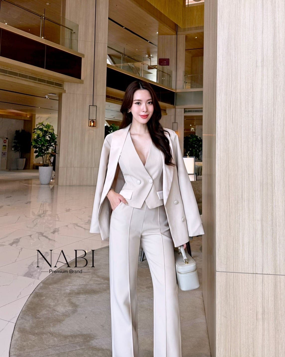 ชุดสูท ออกงาน เสื้อ + กางเกง + เสื้อกั๊ก สีครีม สีน้ำเงิน