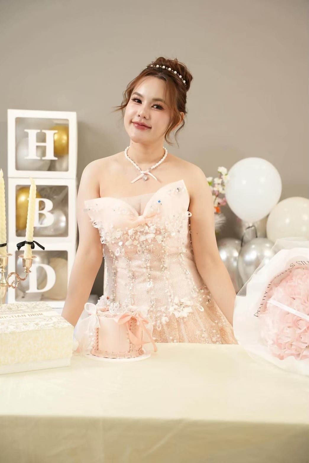 รีวิวจากลูกค้า ชุดเดรส แต่งมุก แต่งกลิตเตอร์ สีชมพู