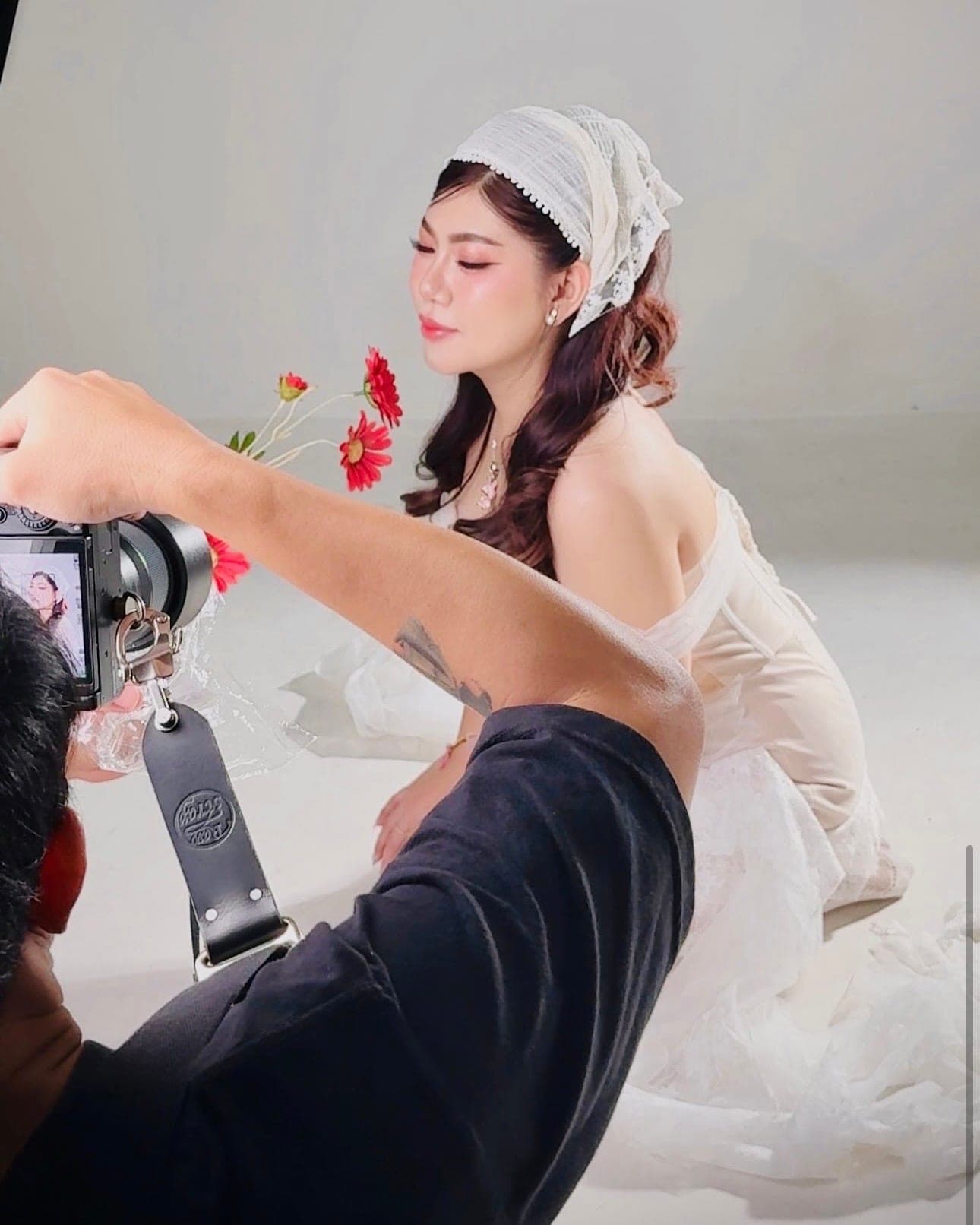 รีวิวจากลูกค้า ชุดเดรส ปาดไหล่ ลูกไม้ แต่งระบาย สีขาว