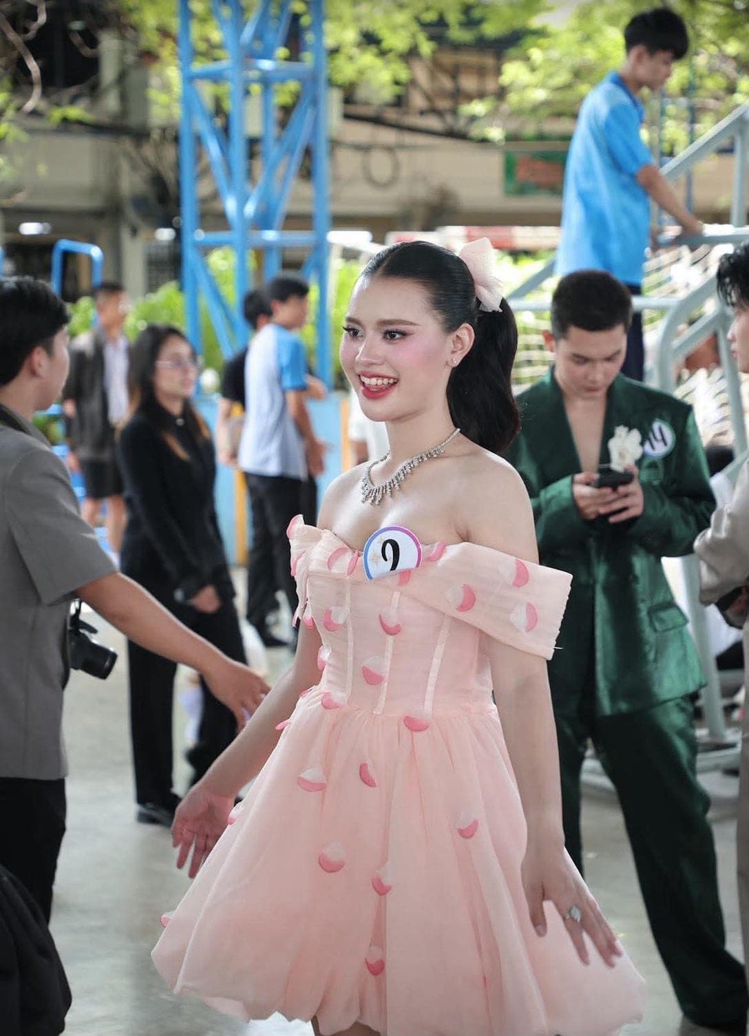 รีวิวจากลูกค้า ชุดเดรส ปาดไหล่ แต่งดอก สีชมพู