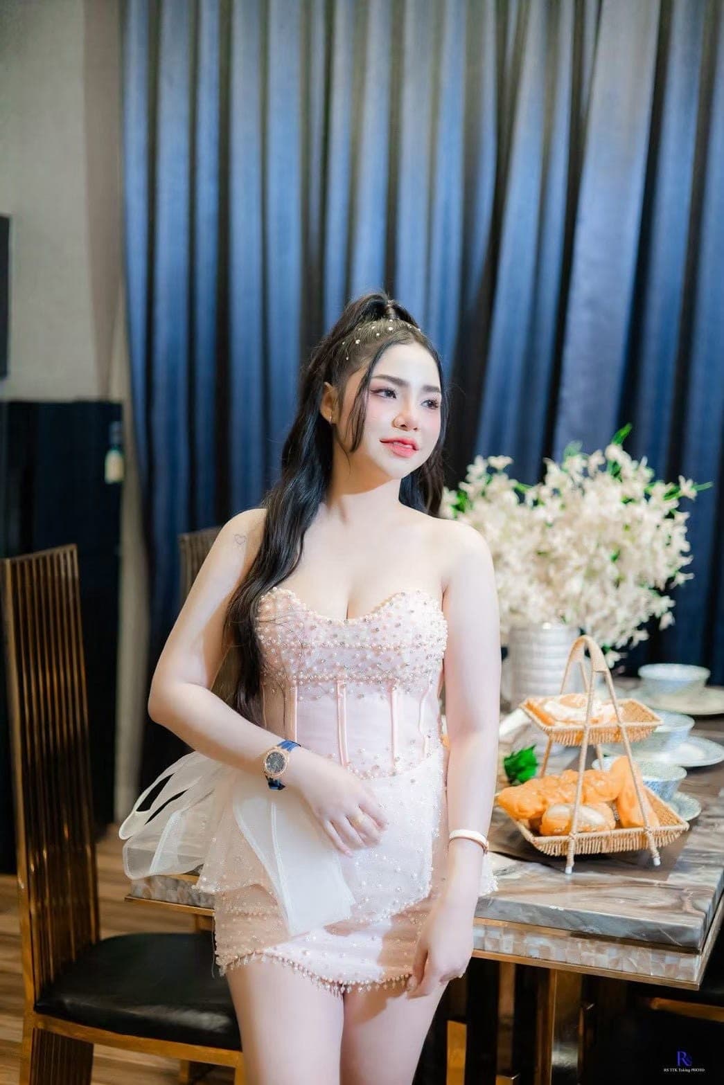 รีวิวจากลูกค้า ชุดเดรส เกาะอก แต่งเพชร แต่งโบว์ สีชมพู