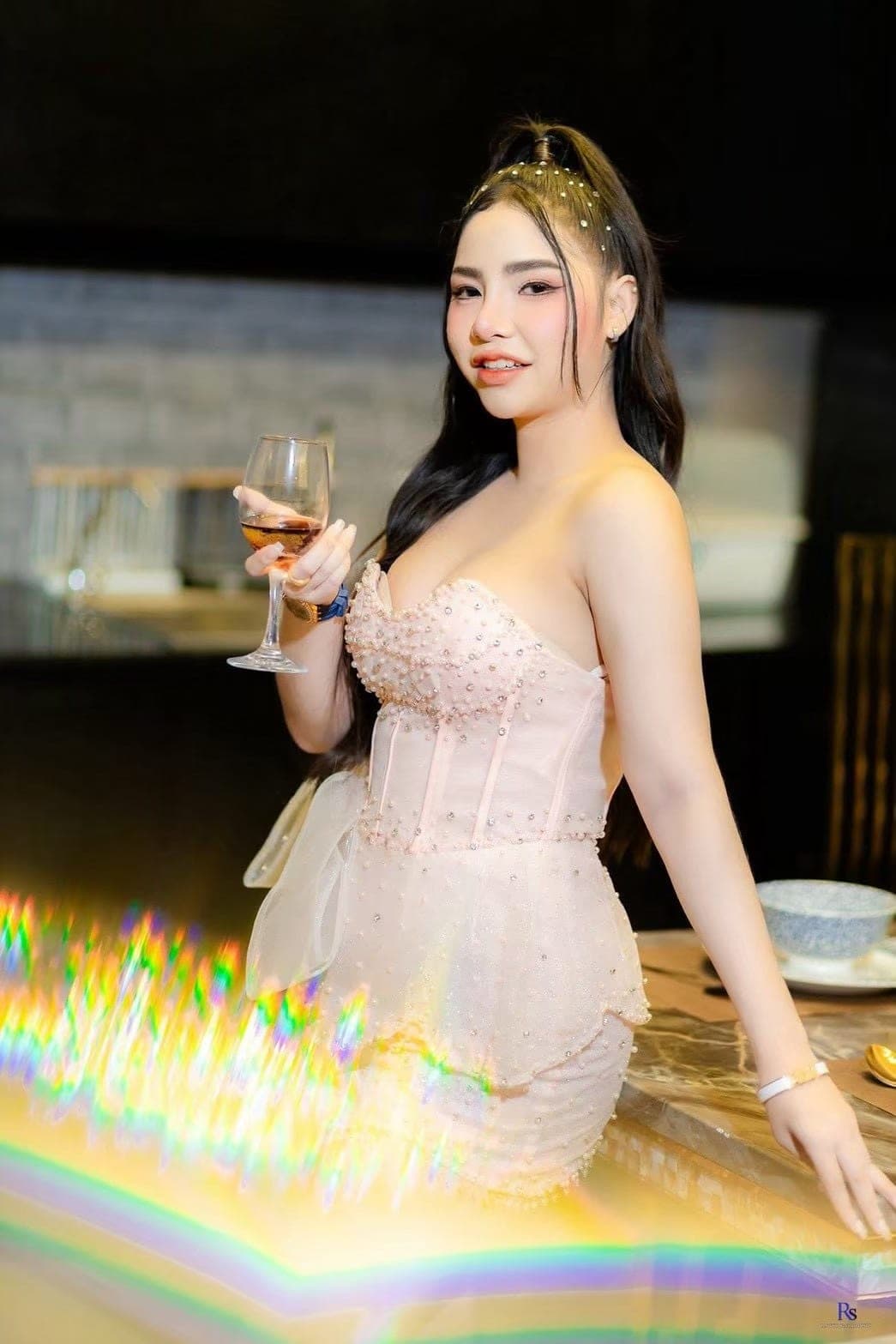 รีวิวจากลูกค้า ชุดเดรส เกาะอก แต่งเพชร แต่งโบว์ สีชมพู