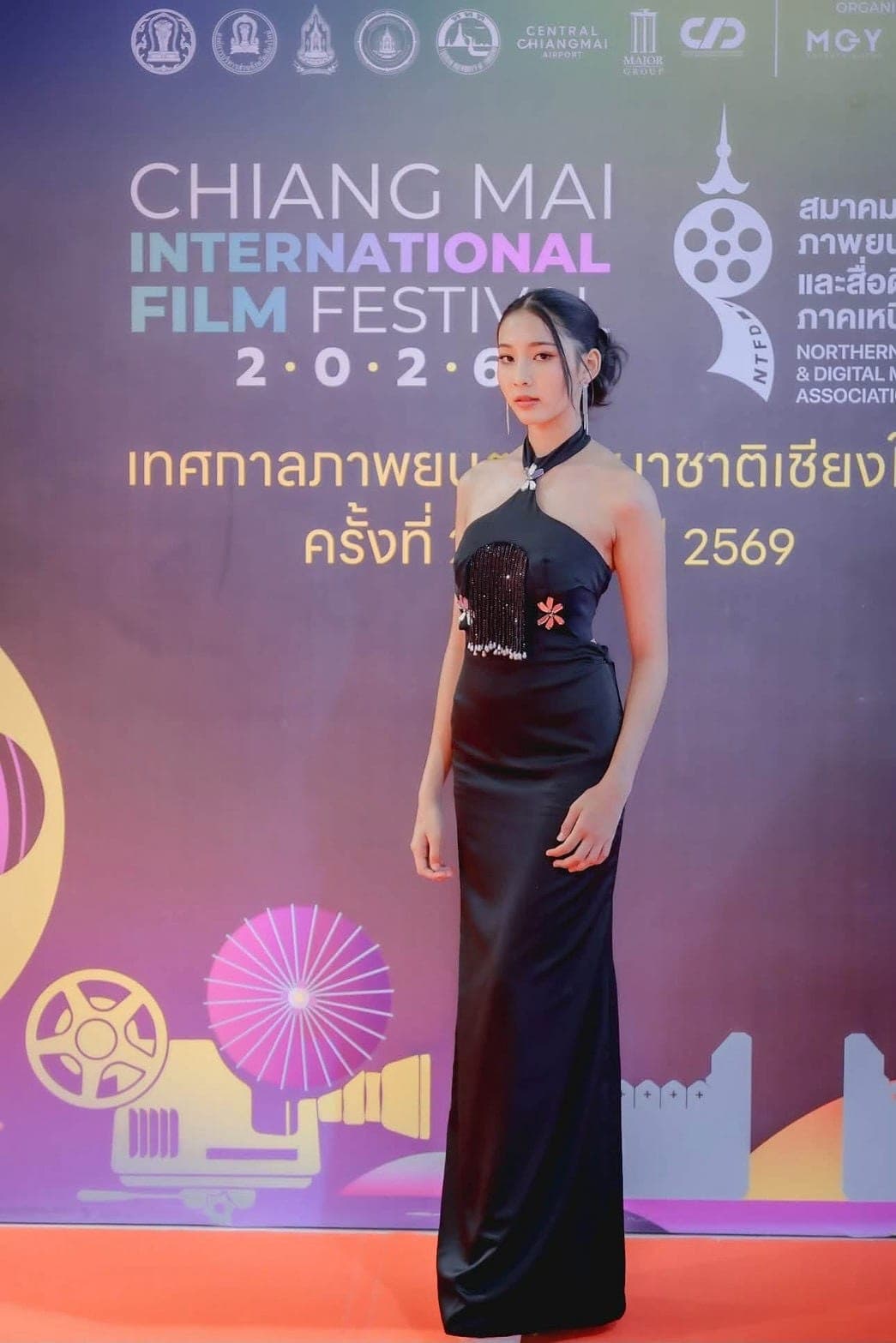 รีวิวจากลูกค้า ชุดเดรส ราตรียาว คล้องคอ แต่งมุก สีดำ