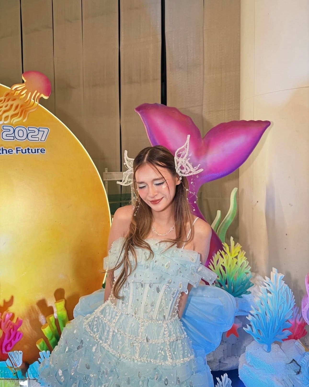 รีวิวจากลูกค้า ชุดเดรส เกาะอก แต่งกลิตเตอรื สีฟ้า สีขาว